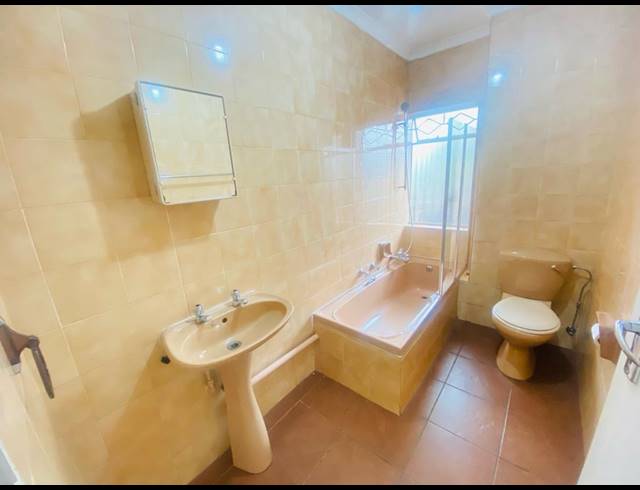 2 BEDROOM APARTMENT FOR SALE IN NEW REDRUTH